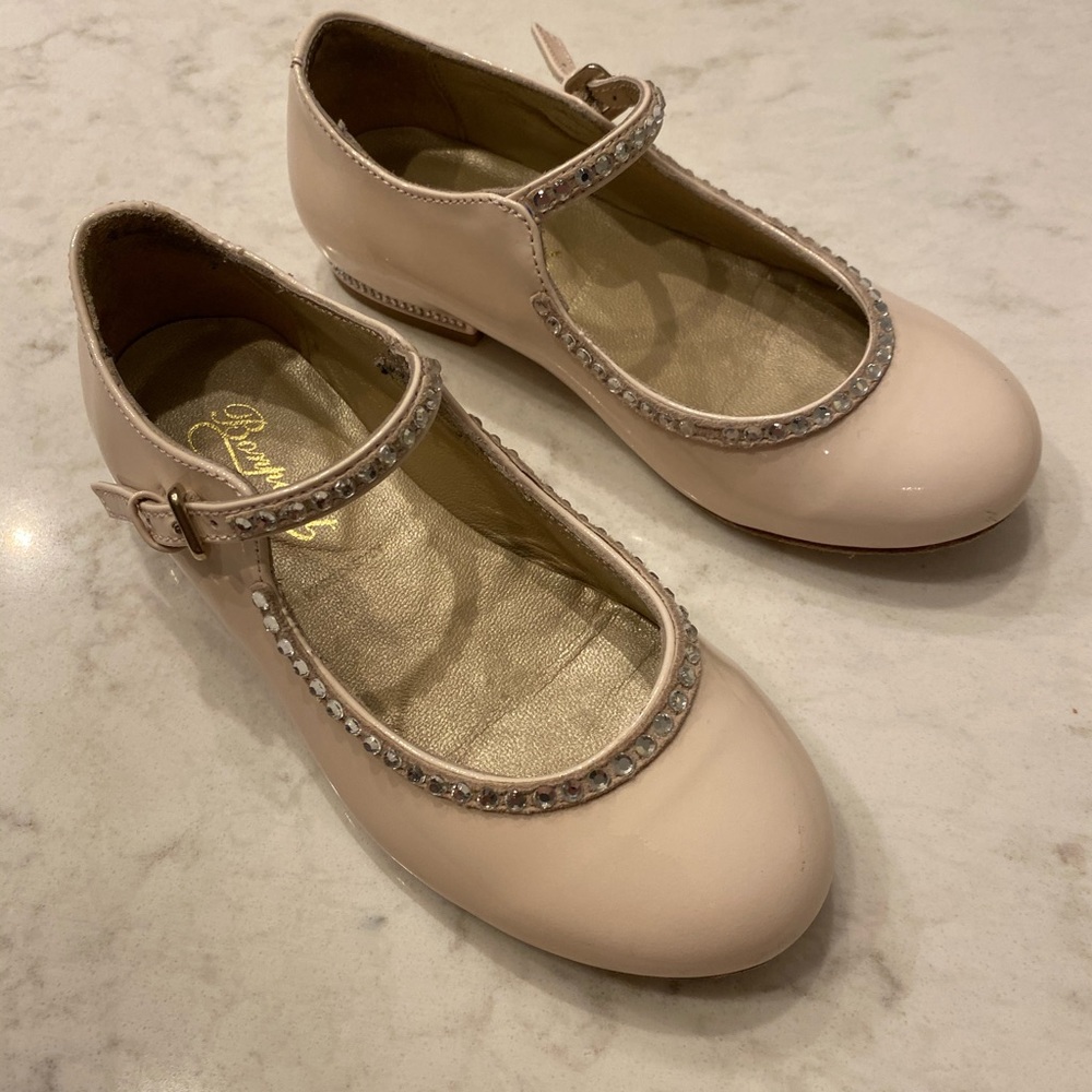 Bonpoint light pink patent leather girls shoes